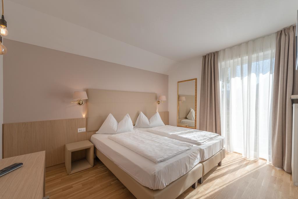 Tirolerin Garni Hotel Termeno Zewnętrze zdjęcie